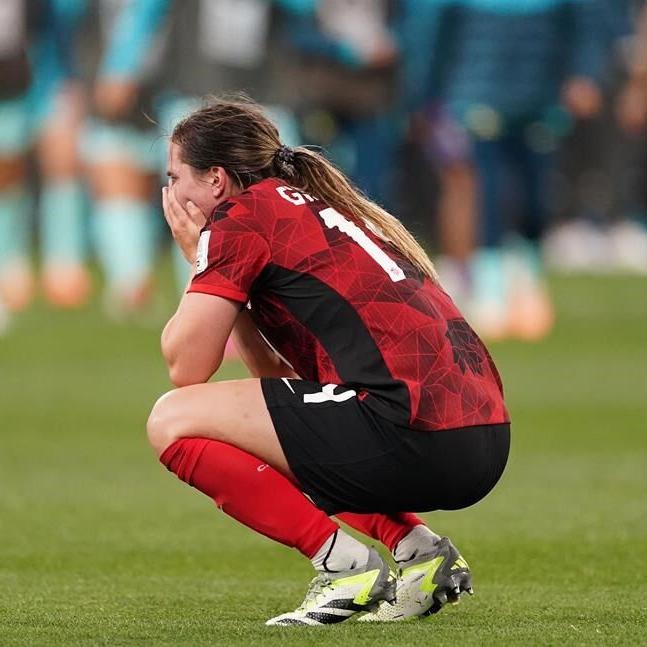 Three passes, 15 seconds trigger Canada's painful fall at Women's World Cup